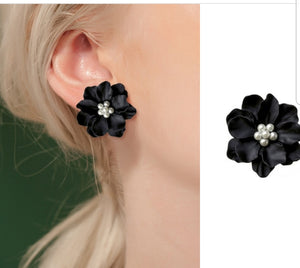 flower studs earrings